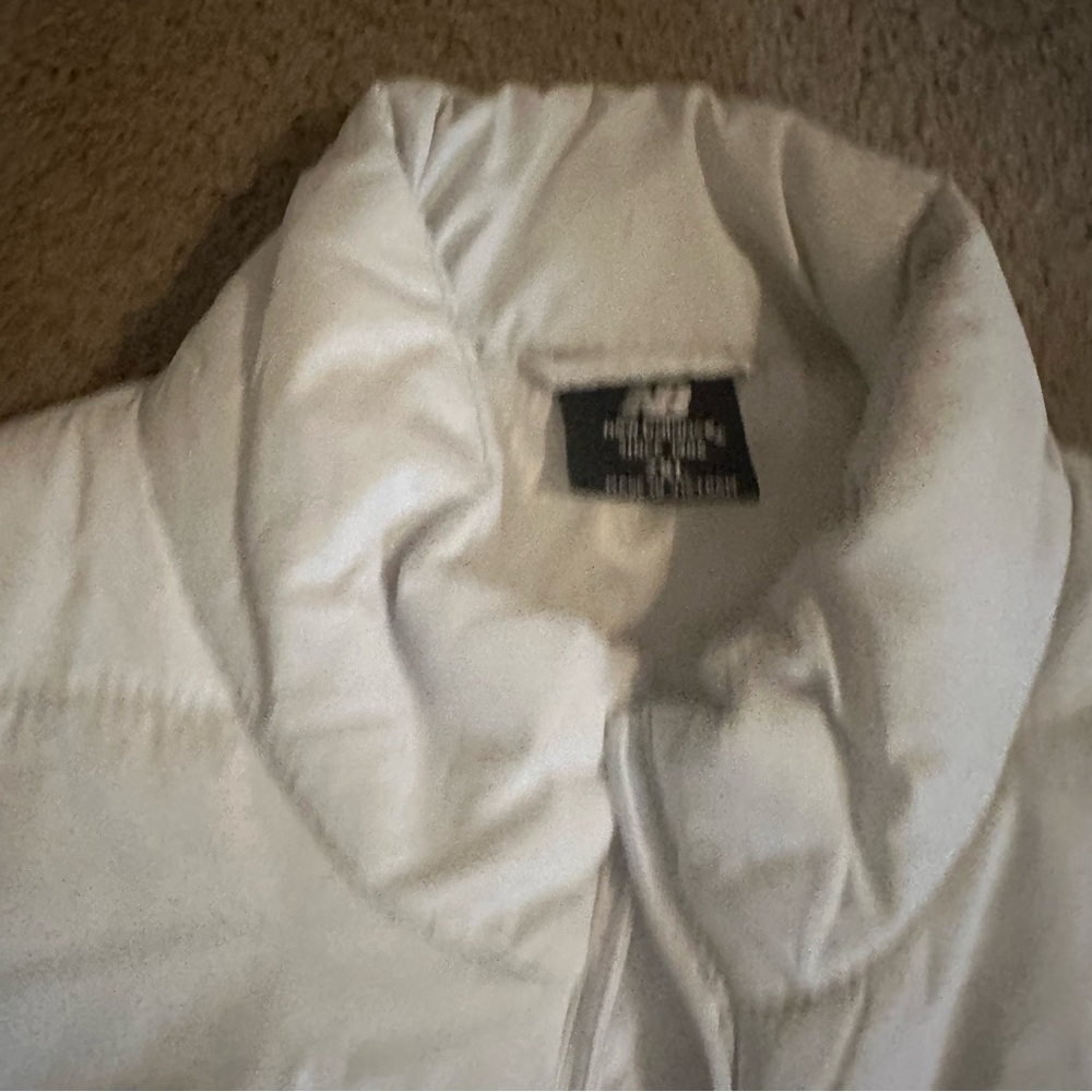 Women’s New Balance Vest NWOT - Picture 3 of 4